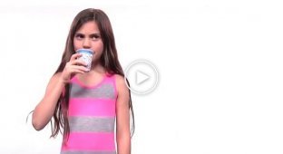 Как смешно реагируют дети, которые впервые попробовали кофе