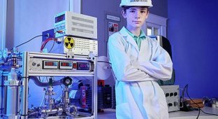Маленький гений: 12-летний американец Джексон Освальт собрал дома действующий ядерный реактор и попал в Книгу рекордов Гиннесса (5 фото)