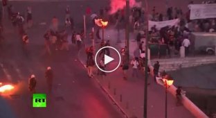 В Афинах начались массовые беспорядки