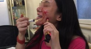 Китайцам очень понравилось тыкать себе в лицо иголки (5 фото)