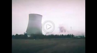 В Германии взорвали 2 башни АЭС