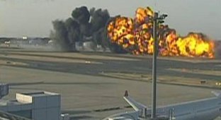 Авиакатастрофа в Японии (5 фото)