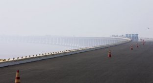 Самый длинный мост в мире (3 фото)