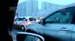 В Москве на Каширском шоссе загорелся рейсовый автобус