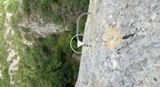 Пеший маршрут по скалам в Швейцарии