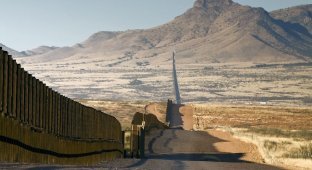 Пограничная стена между США и Мексикой (38 фото)