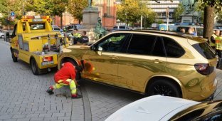 В Германии полицейские продолжают бороться с очень блестящими автомобилями (2 фото)