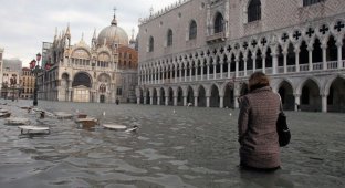 Наводнение в Венеции (25 фото)