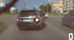 В Иркутской области пьяный водитель устроил гонки с ГИБДД и улетел в столб
