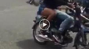 Уличные гонки на мотоциклах в Бразилии