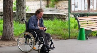 "Исцеление инвалида" или шарлатаны на улицах (4 фото)