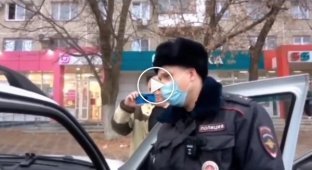 Полиция в Волгограде задерживает женщин, пришедших в Роспотребнадзор с проверкой QR-кодов