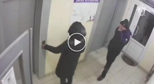 В Оренбурге 16-летней девушке удалось отбиться от напавшего на нее в лифте мужчины