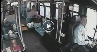 Водитель автобуса спас ребенка который не дождался своей мамы
