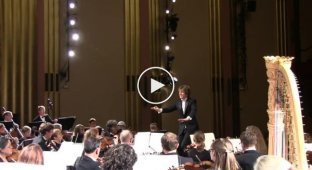 Зрительница спросонья вскрикнула во время исполнения оркестром Жар-птицы Стравинского