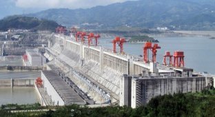 8 фактов о гигантской китайской плотине, замедлившей вращение Земли (9 фото)
