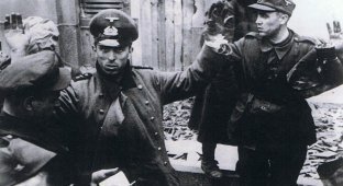 Немцы сдаются в плен апрель-май 1945 (17 фото)