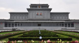 Пхеньян. Мавзолей Ким Ир Сена и Ким Чен Ира. Обзорная экскурсия (71 фото)