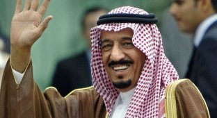 Щедрый подарок гражданам Саудовской Аравии от монарха (3 фото)