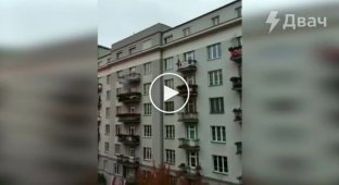 Ошибочка вышла. В Варшаве протестующие подожгли не ту квартиру (мат)