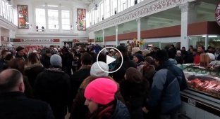 Харьков. Флешмоб на центральном рынке вместе с хором ХАТМК
