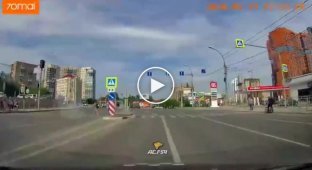 В Новосибирске женщина вылетела из окна «Мазды»