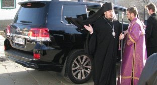 Епископ Никарий из Орловской митрополии получил в подарок внедорожник Toyota Land Cruiser за 6 млн рублей (2 фото)