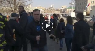 Журналист вновь обозвал мужчину девочкой во время протестов в Екатеринбурге