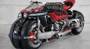 Безумный мотоцикл Lazareth с мотором Maserati V8 (17 фото + 1 видео)