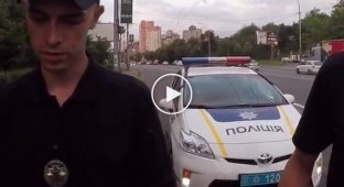 Как общаются и действуют патрульные полицейские Киева