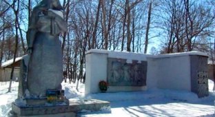 Житель Саратовской области украл звезду с Вечного огня, чтобы сдать на металлолом (3 фото)