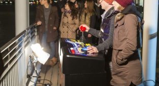 Оригинальный способ сыграть в Pacman (5 фото)