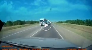 Момент гибели мотоциклиста в Волгоградской области попал в объектив видеорегистратора