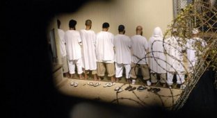 Как выглядит внутри американская тюрьма в Гуантанамо (20 фото)
