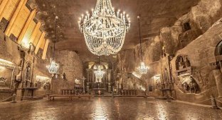 Уникальная соляная шахта, которая выглядит как настоящий подземный дворец (30 фото)