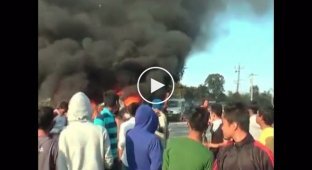 Беспорядки в Индии. Местные жители сожгли десятки автобусов