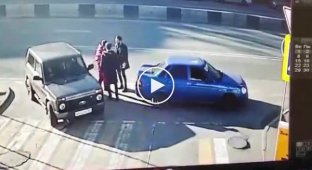 Водитель «Нивы» за секунду уложил двух агрессоров на заправке в Ростове-на-Дону