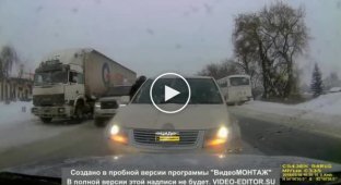 В Новосибирске ищут автохама, который ездит по встречной и протыкает колеса ножом