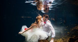 Нестандартный подход к свадебным фото: жених и невеста под водой (9 фото)
