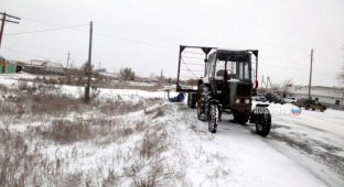 Терминатор на ВАЗе протаранил трактор (5 фото)