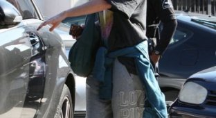 Симпатяжка Меган Фокс в смешной обуви (6 Фото)