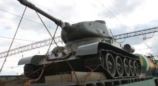 За попытку провезти танк Т-34 через границу москвич получил 3 года условно (3 фото)