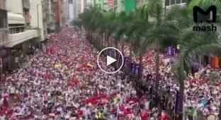 На улицы Гонконга вышли протестовать более 1 миллиона человек