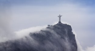 Статуя Христа Искупителя. Символ Бразилии (12 фото)