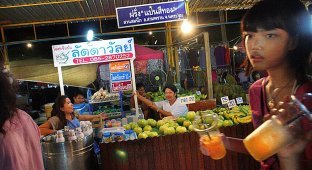 Ночной рынок в Тайланде (12 фото)
