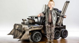 Родители создали для детей потрясающий автомобиль в стиле «Безумного Макса» (7 фото)