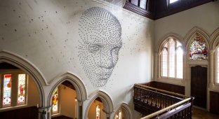 Фантастическая инсталляция: художник сделал 3D изображение из металлических звёзд (9 фото)