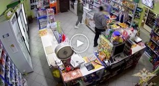 Взбешенный покупатель устроил погром в магазине