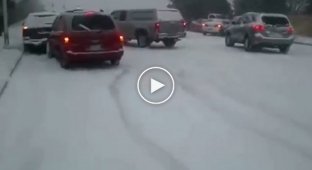 Массовая авария после снегопада в США