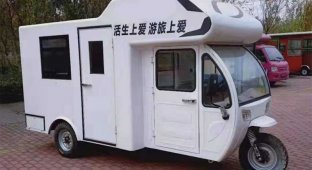 Трехколесный электрический дом на колесах из Китая продается по цене дешевле Lada Granta (5 фото + 1 видео)